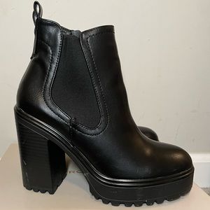 Fashion rugged boots